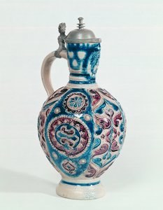 ヴェスターヴァルトの水差し、1640〜60年頃（装飾が施された石器）